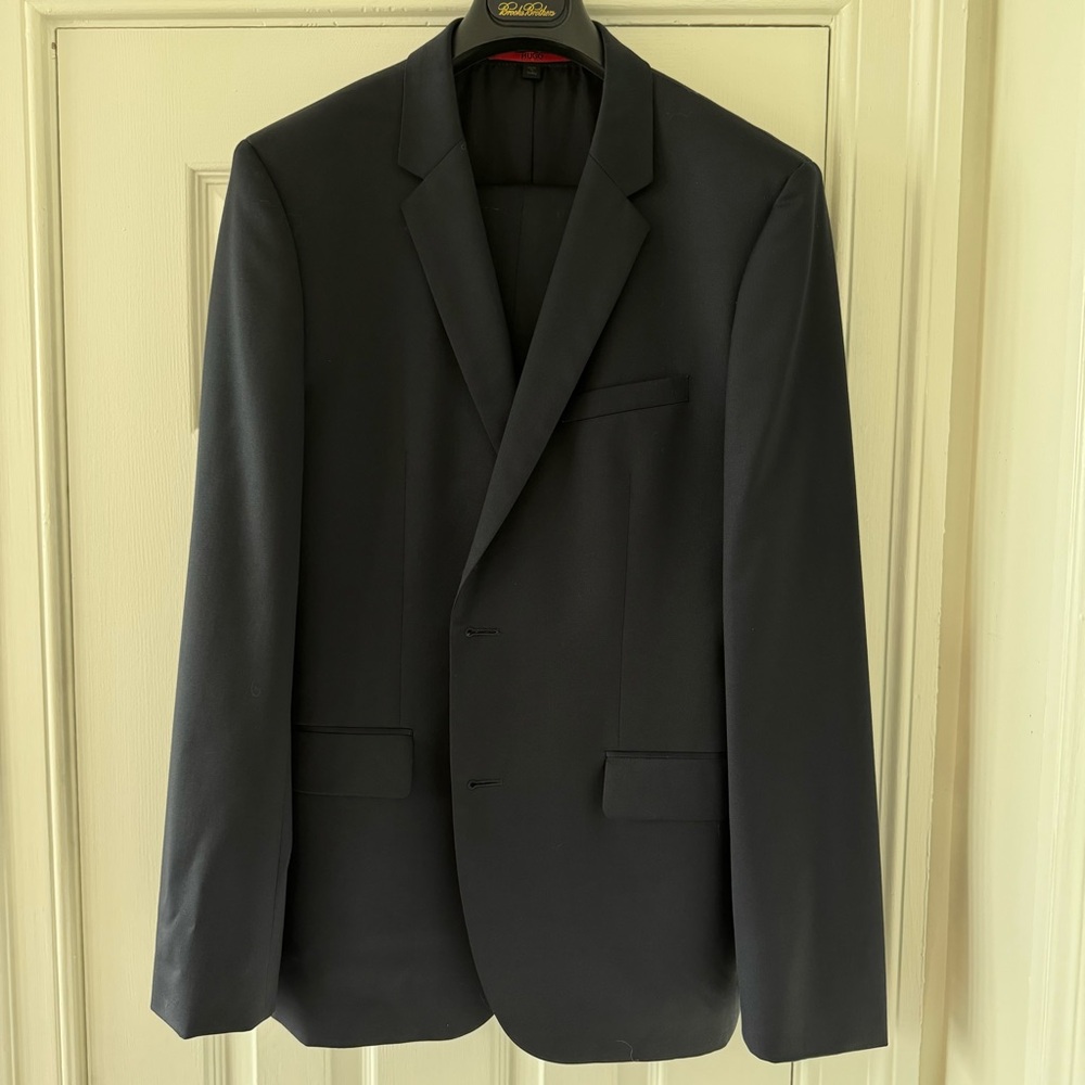 Hugo Boss Men’s Suit - Navy